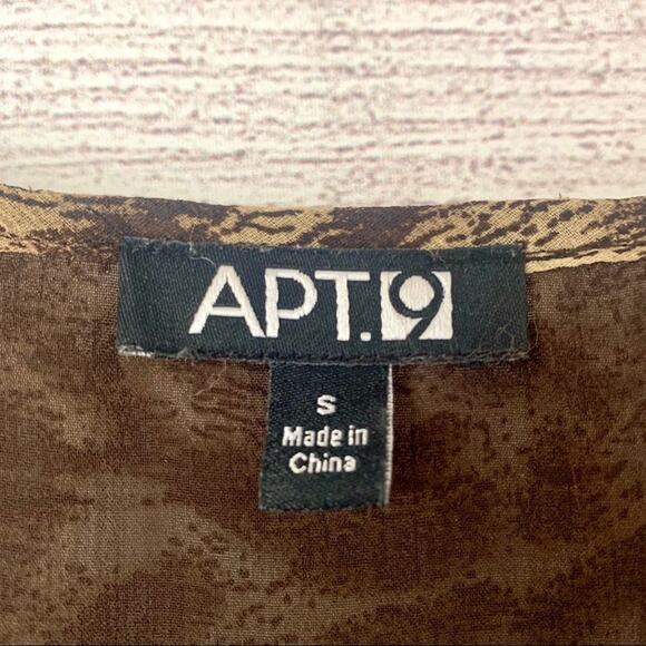 Apt 9 Leopard Print Blouse with Sequins Shoulders Cap Flutter Sleeves Size Small - Picture 4 of 5